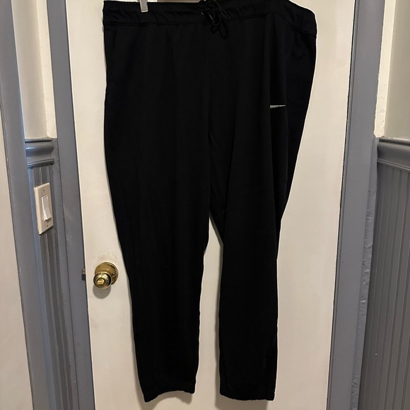 Nike Women’s Black Sweatpants - Picture 1 of 6